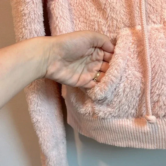 Hollister XS fuzzy pink soft zip up hoodie logo sleeve - Picture 7 of 10